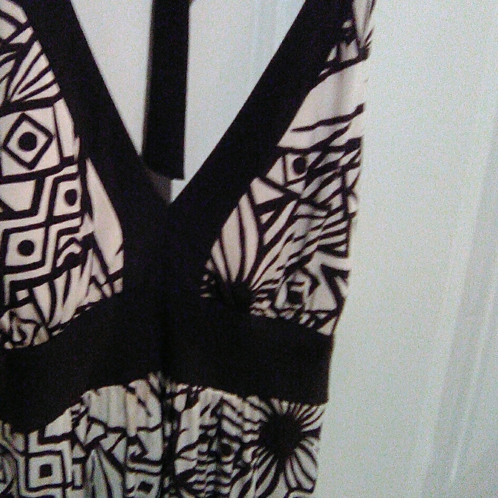 Dress - Picture 4 of 6